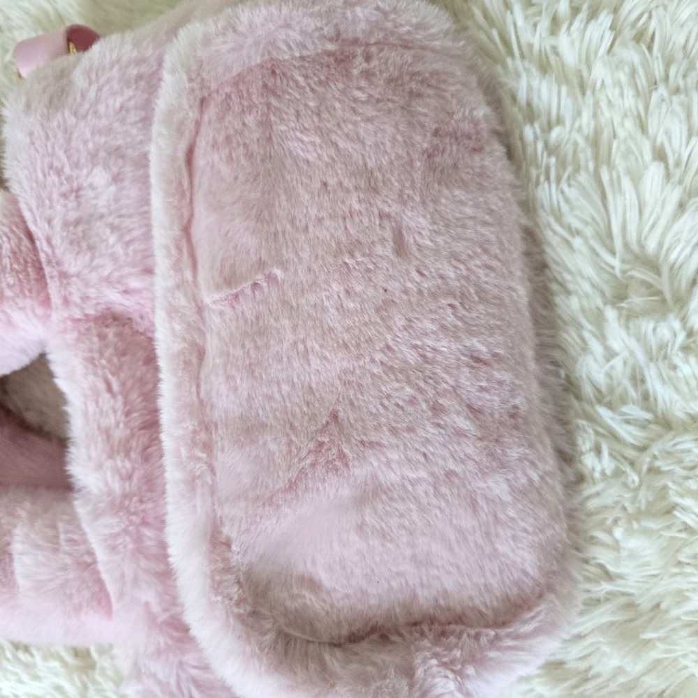 ☆ Icing Pink and Gold Shoulder Bag with Plush Texture and Rounded Shape - Picture 9 of 15